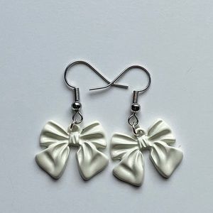 ❣︎ White bow earrings ❣︎